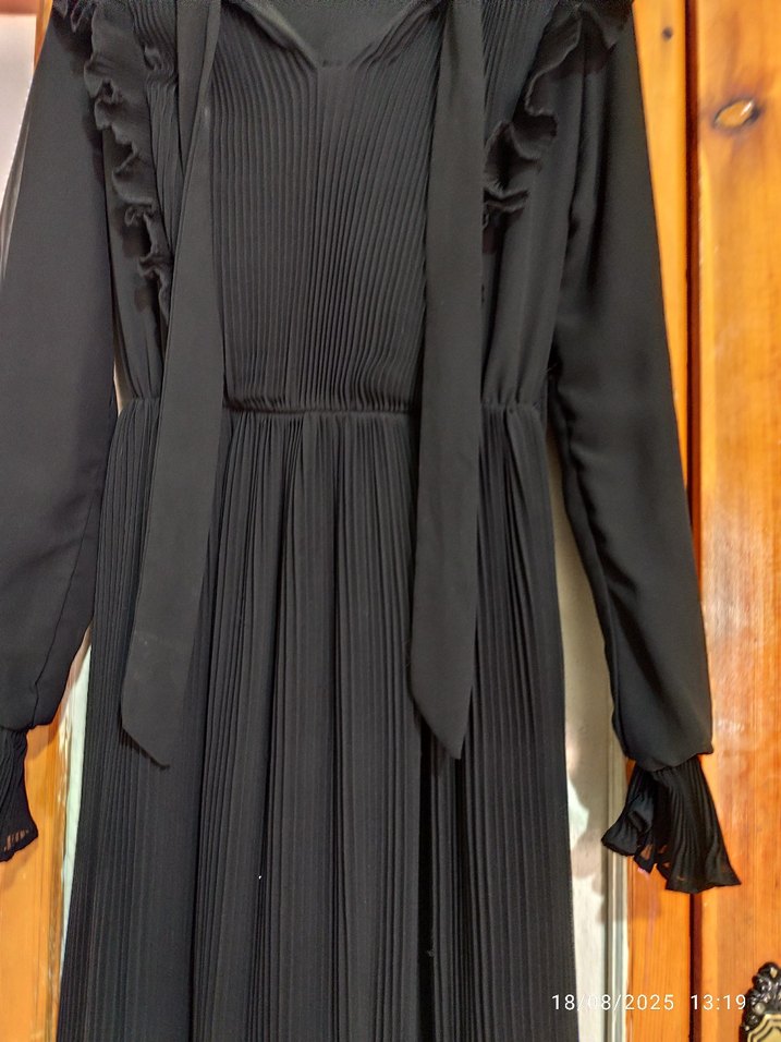 Siyah Piliseli Uzun Elbise - Görsel 5