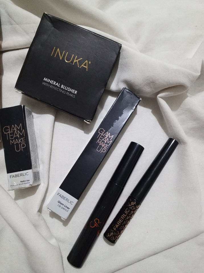 INUKA Mineral Pudra Siyah Kutuda - Görsel 2