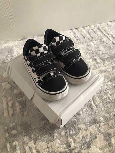 Dama desen vans