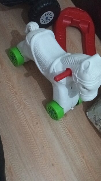 Beden beyaz Renk Oyuncak at çıkartıl8p bisiklet gibide kullanılabilir