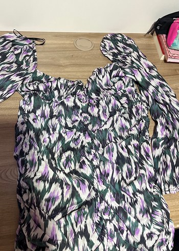 Pull and Bear Mor Desenli V Yaka Mini Bluz