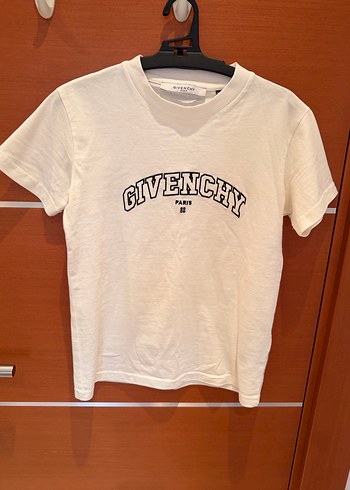 GIVENCHY 8 Yaş