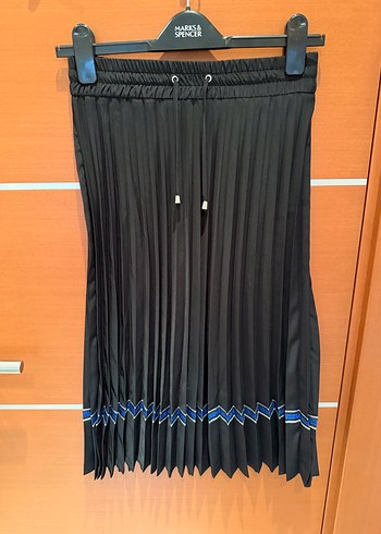 Esprit 34 Pliseli Uzun Siyah Etek - Görsel 2