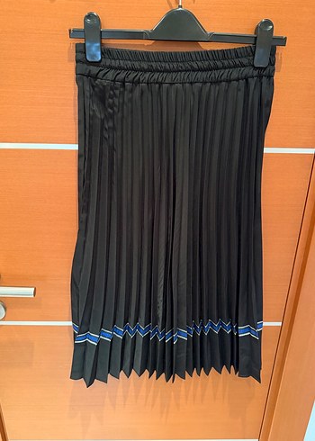 Esprit 34 Pliseli Uzun Siyah Etek - Görsel 3