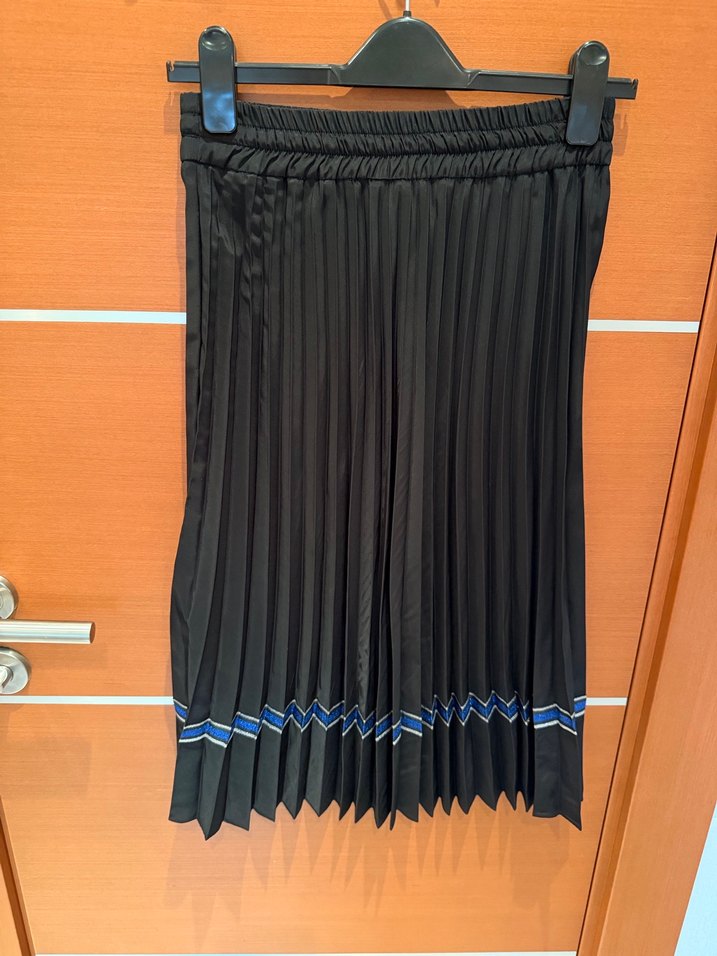 Esprit 34 Pliseli Uzun Siyah Etek - Görsel 3