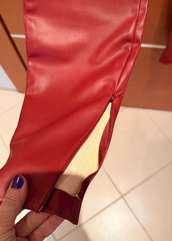 Zara S Kırmızı Suni Deri Pantolon - Görsel 3