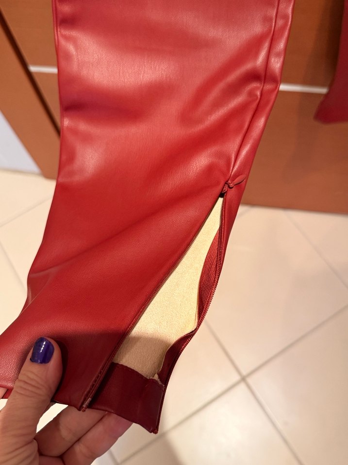 Zara S Kırmızı Suni Deri Pantolon - Görsel 3