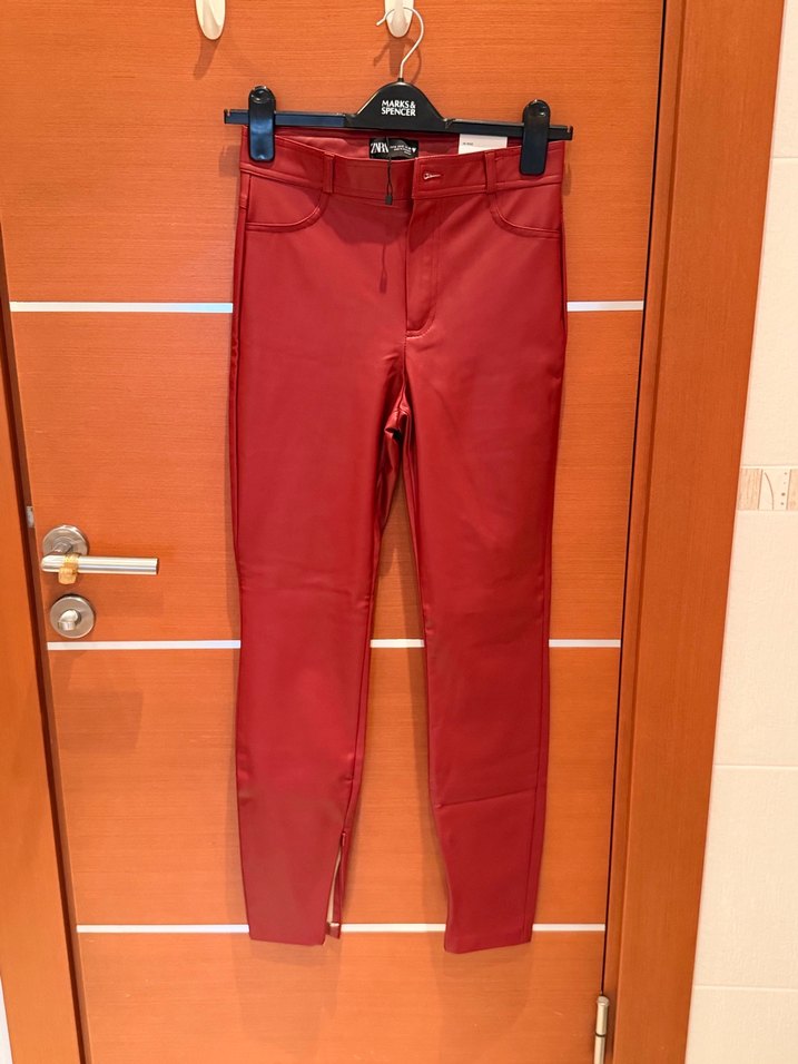 Zara S Kırmızı Suni Deri Pantolon - Görsel 2