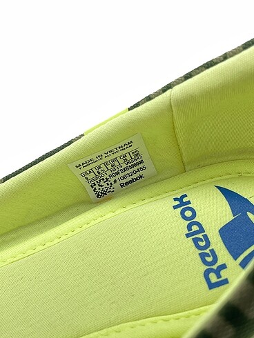 40 Beden çeşitli Renk Reebok Babet %70 İndirimli.