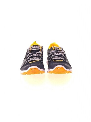 41 Beden Nike Spor Ayakkabı %70 İndirimli.