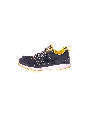 Nike Spor Ayakkabı %70 İndirimli.