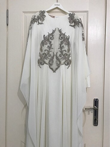 Uçuş uçuş işlemeli tesettür gelinlik - Görsel 10