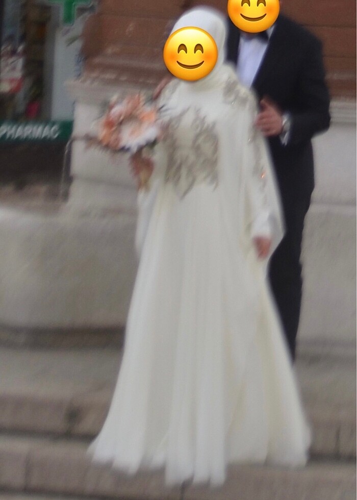 Uçuş uçuş işlemeli tesettür gelinlik - Görsel 2