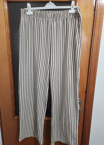 LC Waikiki Siyah Beyaz Cizgili Rahat Pantolon