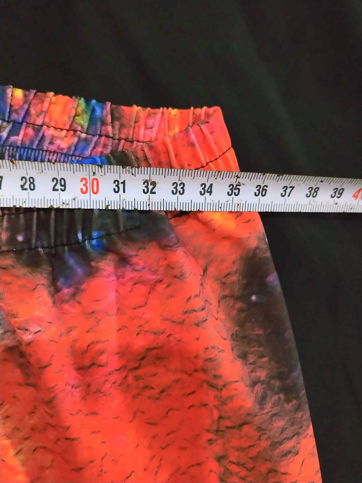 Renkli batik desenli, bol kesim ve  kadın tesettür mayo takımı. - Görsel 3