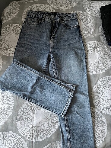 trendyolmilla paçası yırtık jean