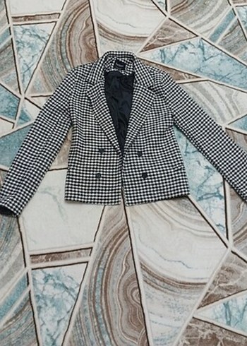 Düğmeli Kısa Kesim Gri Kareli Kadın Blazer