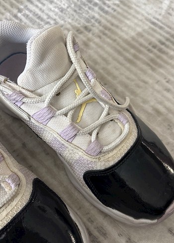 Nike Beyaz Siyah Bağcıklı Spor Ayakkabı