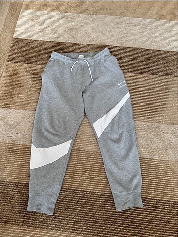 Nike Full Swoosh