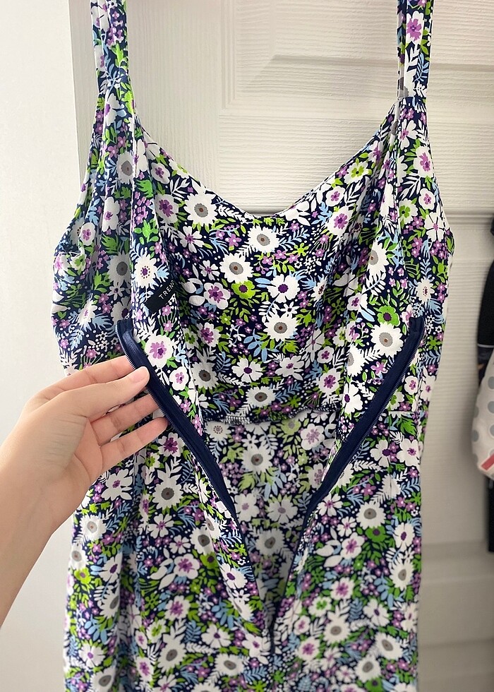 Çiçekli elbise - Görsel 4