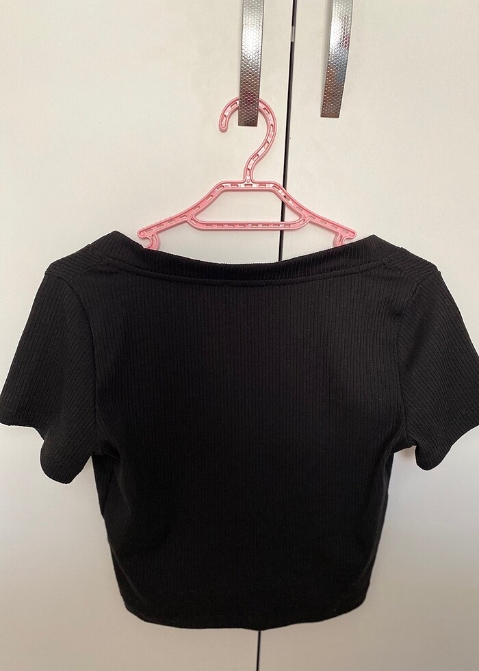 Siyah crop - Görsel 3