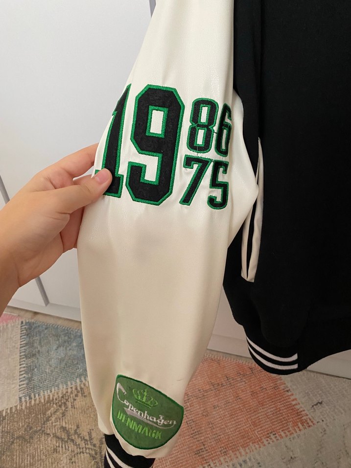 Siyah Düğmeli kolaj ceketi - Görsel 4