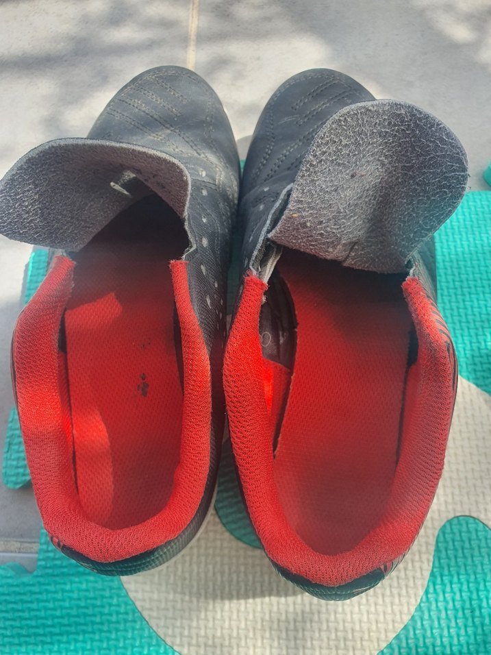 Siyah çocuk  Futbol Ayakkabısı Velcro Kapatmalı 34 numara - Görsel 4