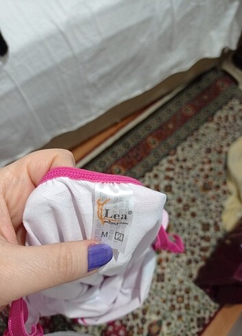 Pembe figürlü gecelik