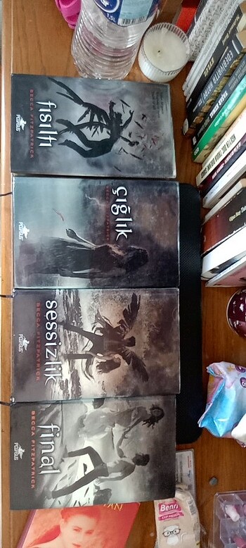 Hush hush serisi fısıltı kitap set 4 kitap