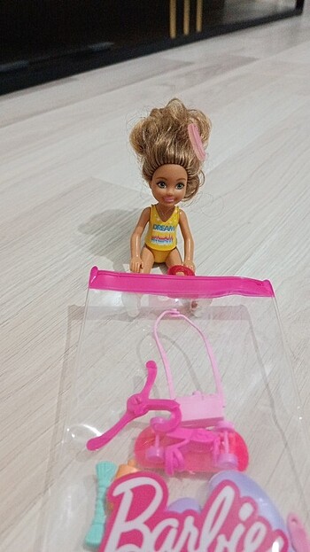 Barbie Oyuncak bebek 