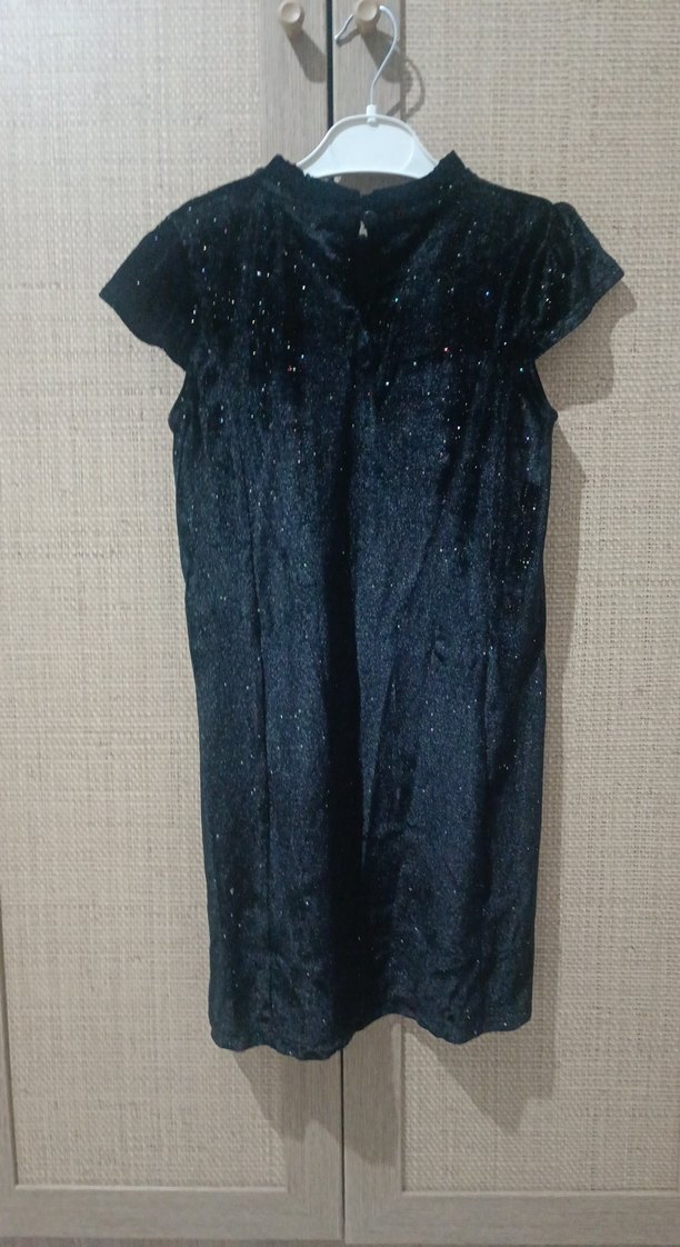 Kız Çocuk Siyah Parlak Kısa Kollu Elbise - Görsel 2