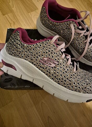 37 Beden çeşitli Renk Skechers özel seri yeni