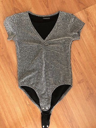 Sim detaylı çıtçıtlı bluz 