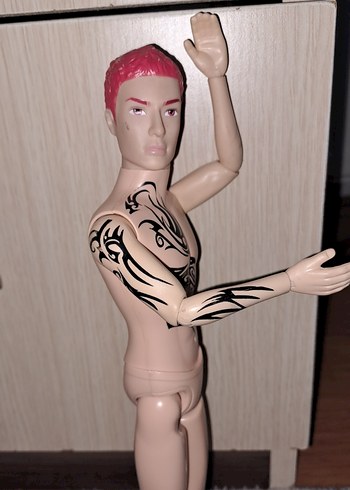 Turuncu Saçlı Dövmeli Ful Eklemli Erkek Bebek Ken - Görsel 4