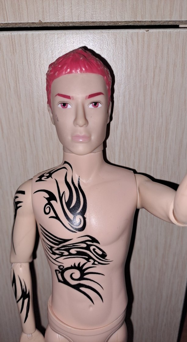 Turuncu Saçlı Dövmeli Ful Eklemli Erkek Bebek Ken - Görsel 2