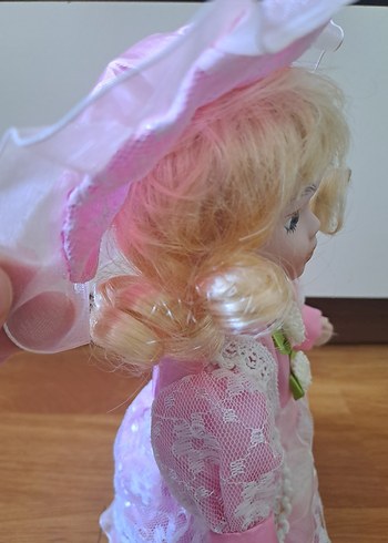 Beden Renk Pembe Dantel Elbiseli Porselen Bebek