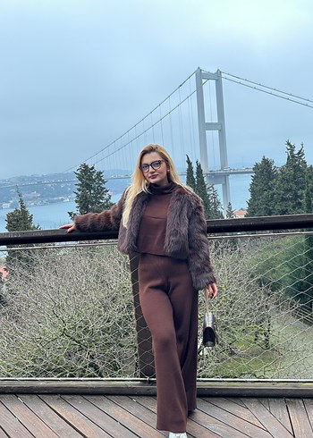 Kahverengi uzun alt üst takım