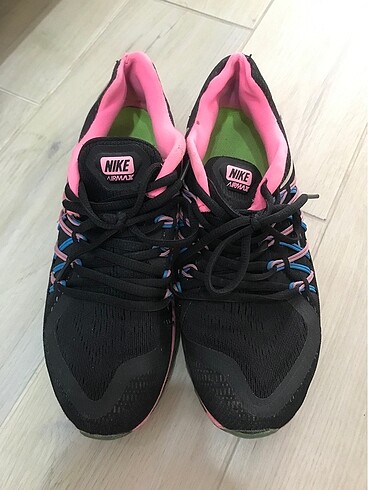 Nike spor ayakkabı