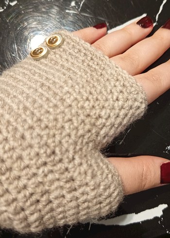 Düğmeli Bej Örgü Kadın Eldiven - Görsel 2