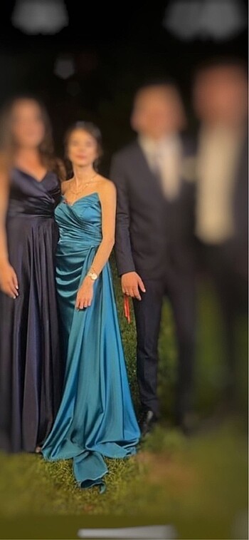 Nişan elbisesi