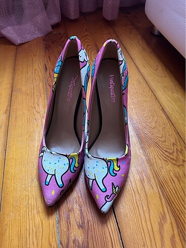 Pembe stiletto