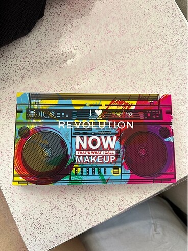 I love revolution far paleti