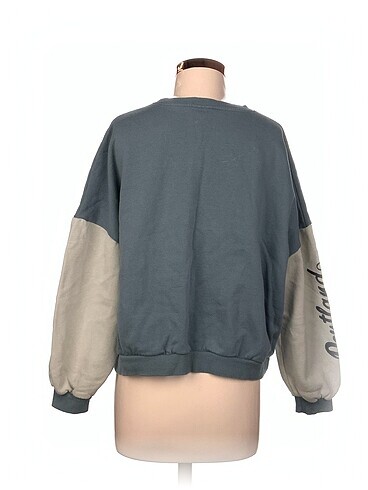m Beden Pull and Bear Sweatshirt %70 İndirimli.