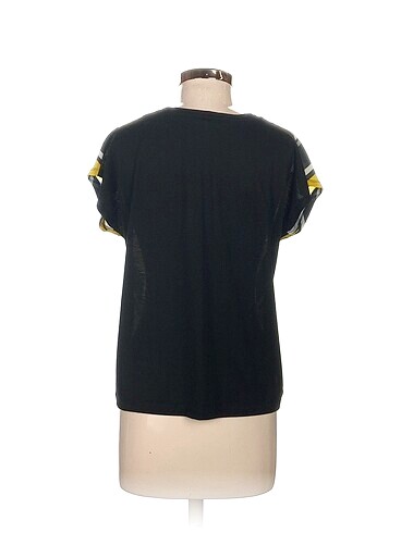 m Beden Koton Bluz %70 İndirimli.