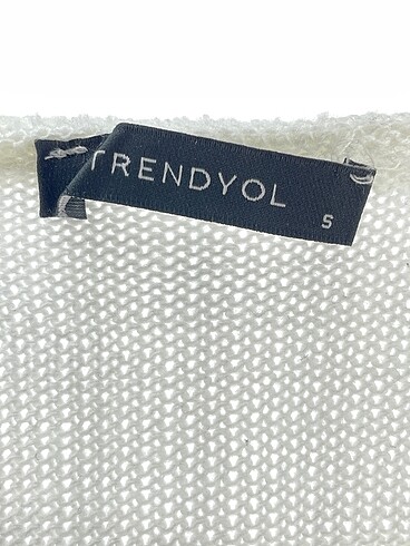 s Beden beyaz Renk Trendyol & Milla Kazak / Triko %70 İndirimli.