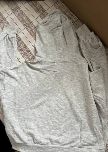 Gri Nakışlı Kadın Sweatshirt Kapüşonlu - Görsel 3