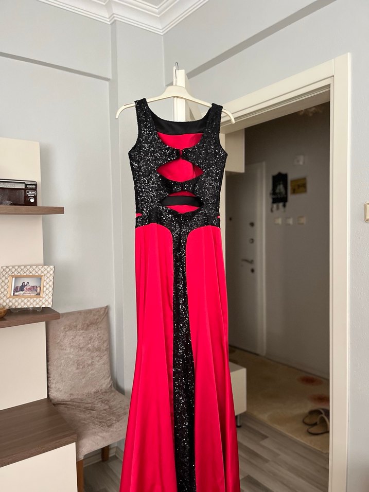 Kırmızı Drapeli Uzun Abiye Elbise - Görsel 2