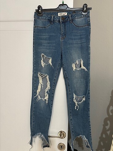 Yırtık jeans