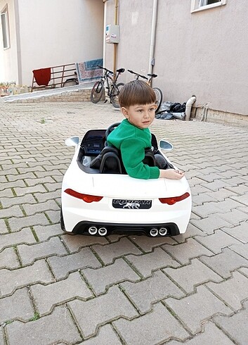 Beden 24v akülü ve kumandalı jaguar