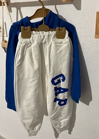 4 Yaş Beden GAP Erkek Çocuk Kapüşonlu Sweatshirt Takım